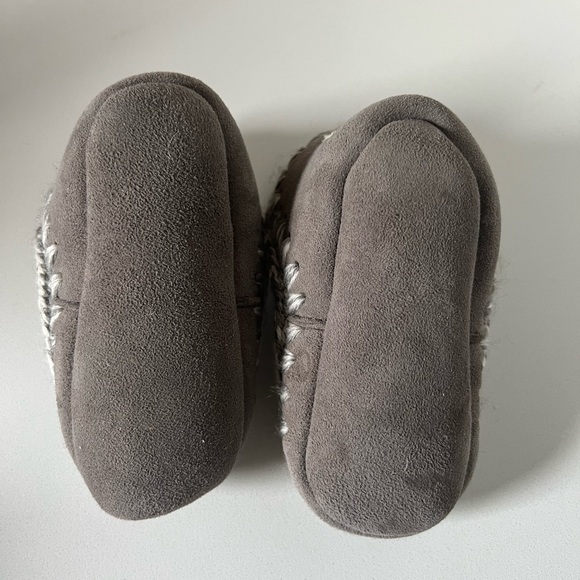 MOU Grey Suede Baby Pre-Walkers - Picture 5 of 5